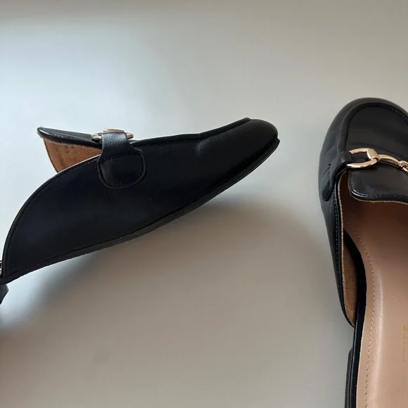 Cushionaire Yates Buckle Slip On Mule in Black | Size 8 - Picture 5 of 7